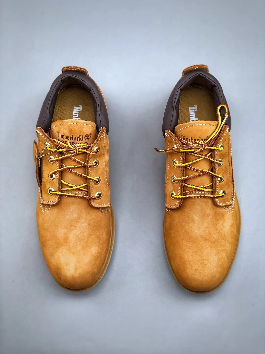 Local pick-up 💰560 supports store release and returns in season. The world's leading outdoor brand Timberland/Timberland Men's Classic Oxford Waterproof Boots men's low-top waterproof desert workwear casual Martin low boots Size: Men/39.5 40 41 42 43 44 (leather shoe size: one size larger than sports shoes!) Original hardware molded shoelace buckle New upgrade of top-notch craftsmanship Original factory in Zhongshan. Original imported waterproof leather. Injection-molded outsole. Dynamic water-repellent when folded horizontally. Original uniform full frosted leather collar. Full cow lining. Brand new original packaging shoe box. Exclusive supply in the market.